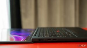 Lenovo ThinkPad X1 Carbon Laptop with Posture Control