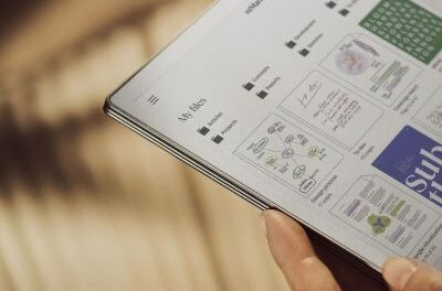 The reMarkarble 2 electronic notebook with a frameless E-Ink screen