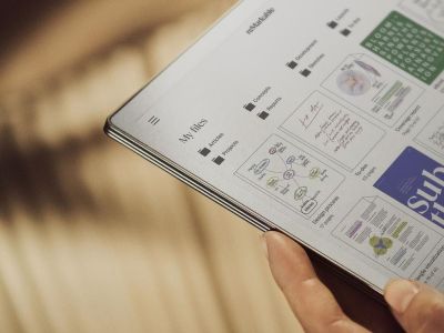 The reMarkarble 2 electronic notebook with a frameless E-Ink screen