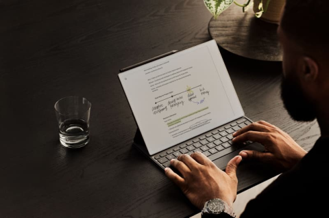 The reMarkarble 2 electronic notebook with a frameless E-Ink screen