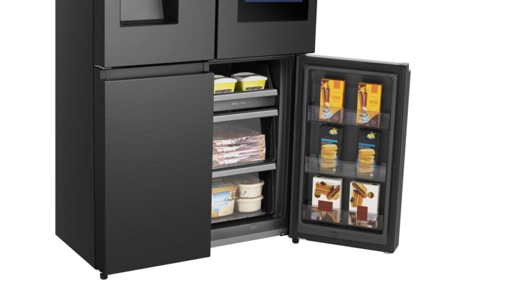 Elegant, smart, efficient: what can the Hisense RQ760N4IF1 refrigerator do?