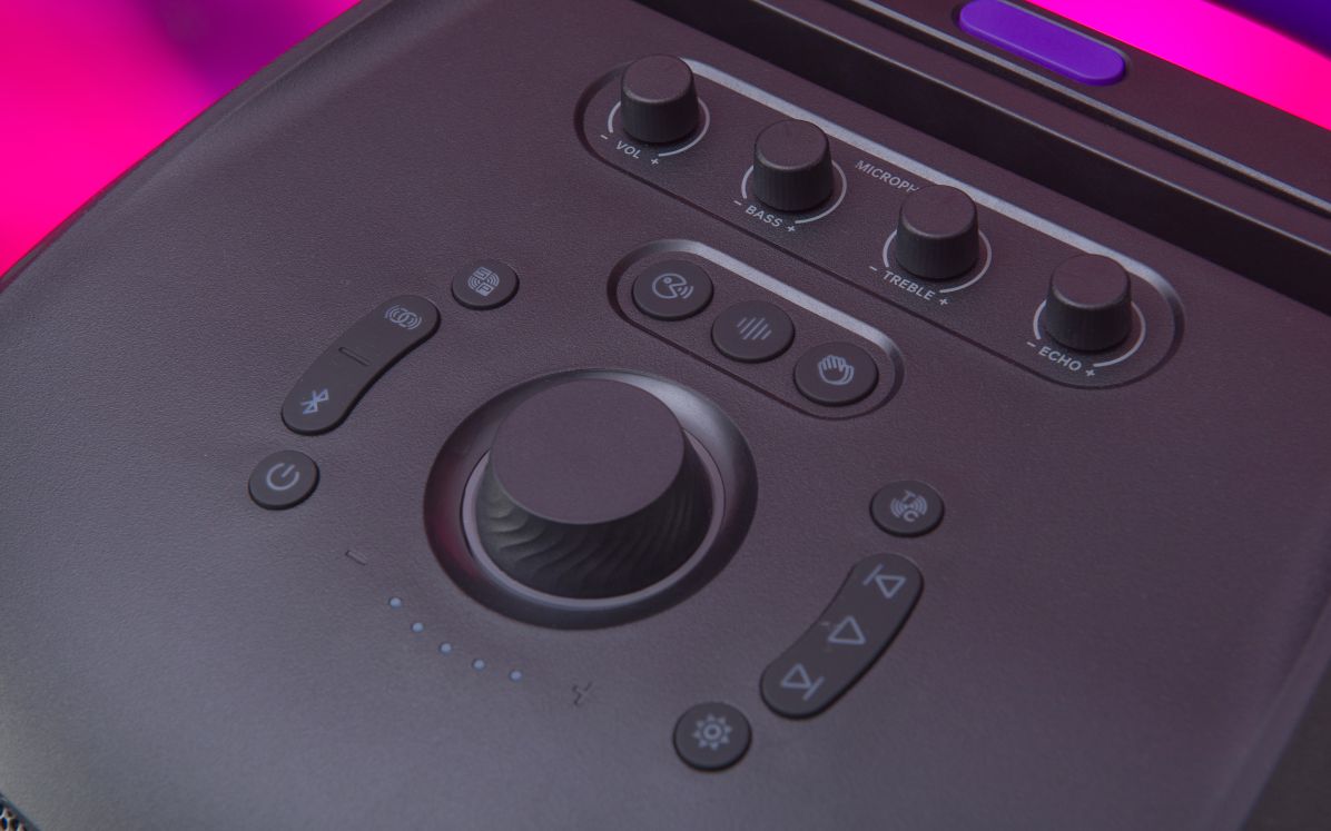 Tronsmart Halo 300 review: the main thing about powerful parties